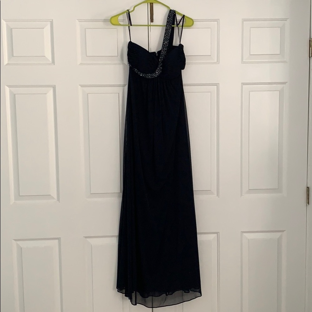 Formal gown Xscape by Joanna Chen size 4